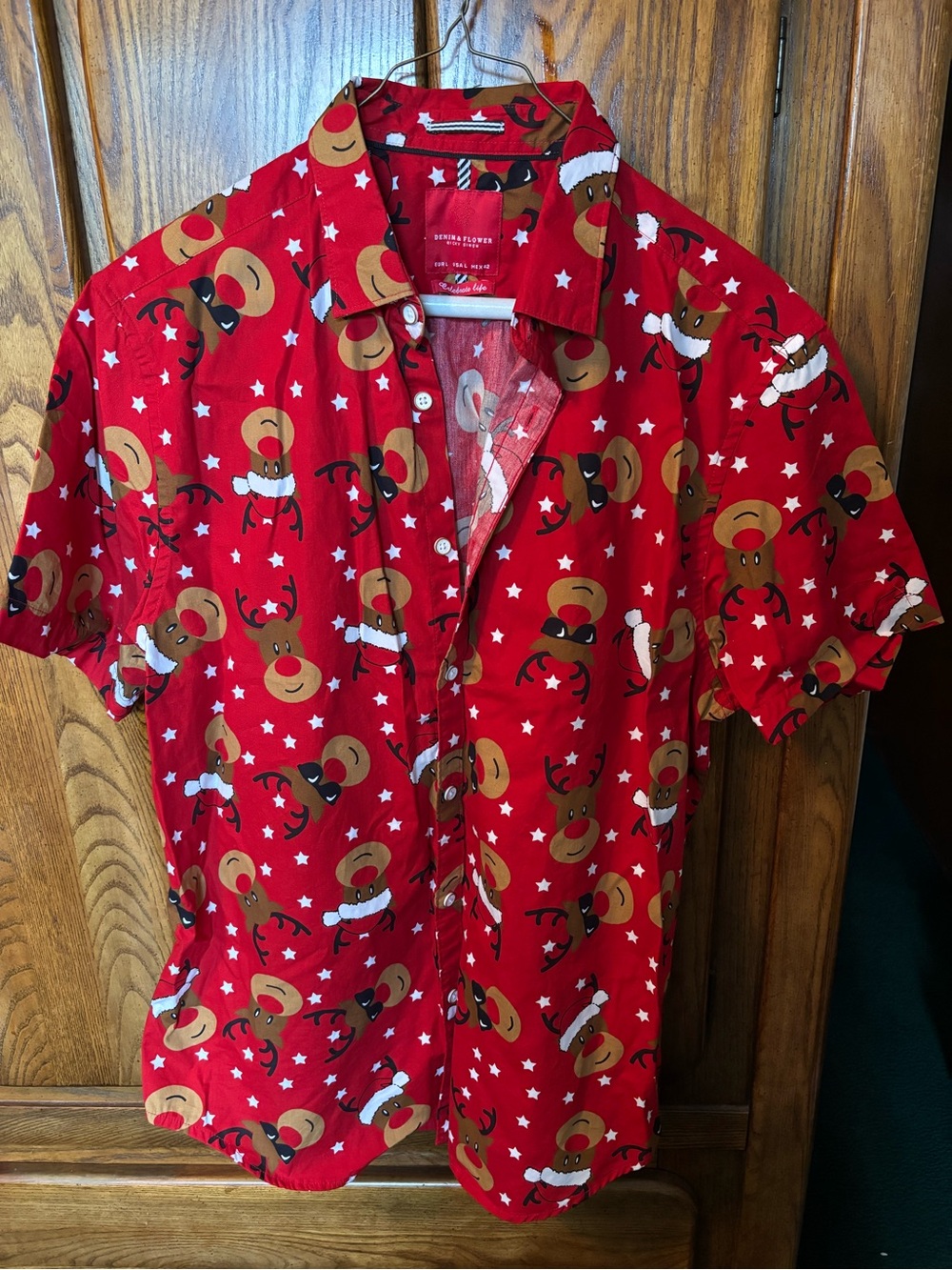 Denim & Flower Red Reindeer Print Short-Sleeve Button-Down Shirt